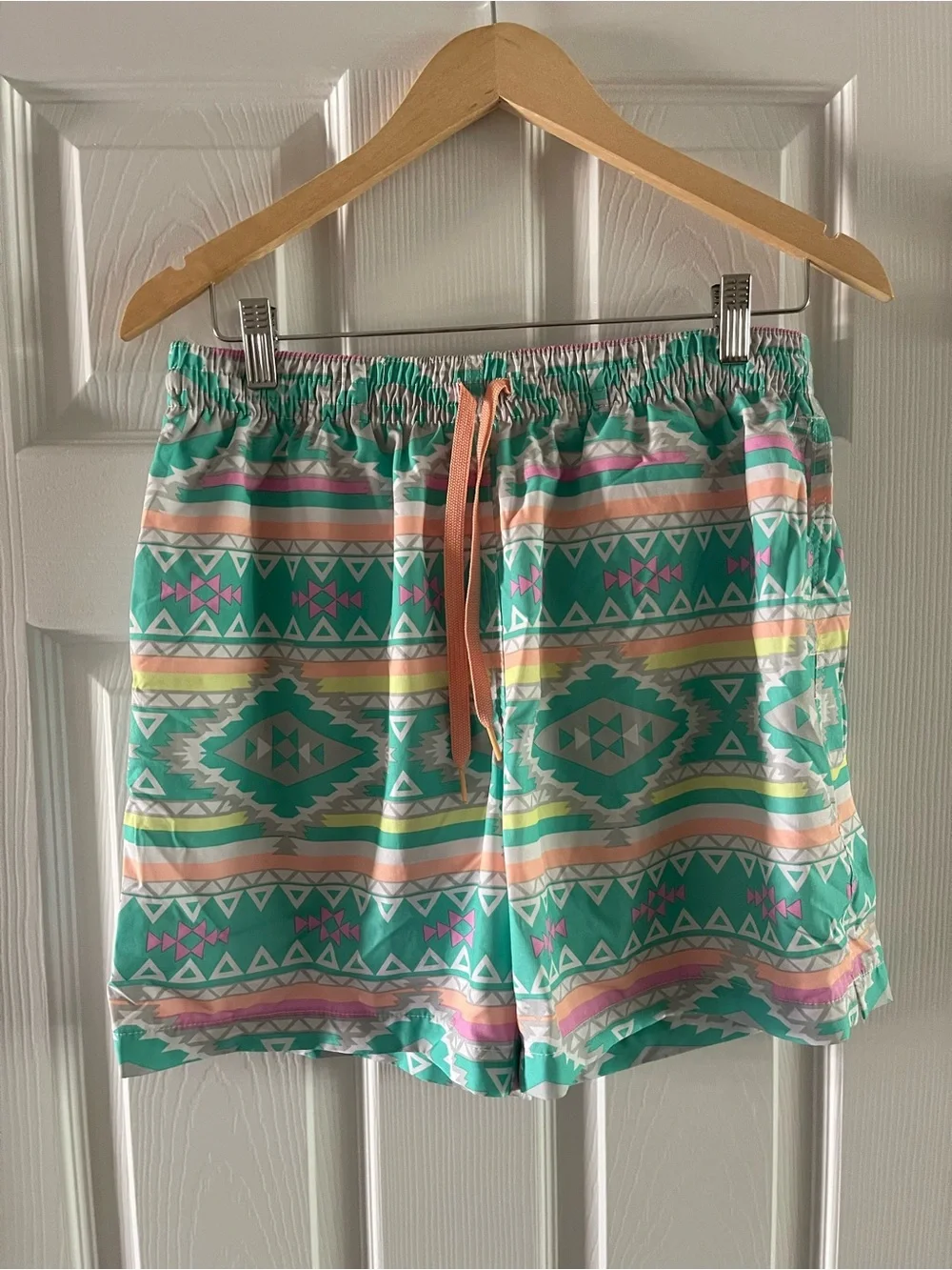 NWOT Chubbies Men’s Swim Trunks En Fuego 5.5” Size LARGE
